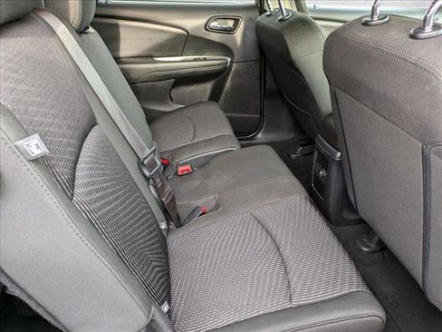 Used 2019 Dodge Journey SE w/ Blacktop Package image 19