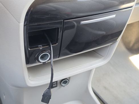 Used 2013 Toyota Sienna LE FWD image 29