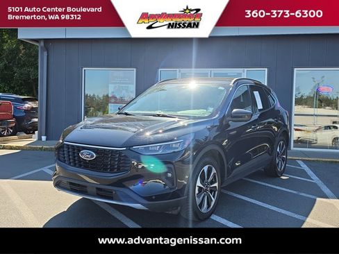Used 2024 Ford Escape Platinum AWD/4WD image 1