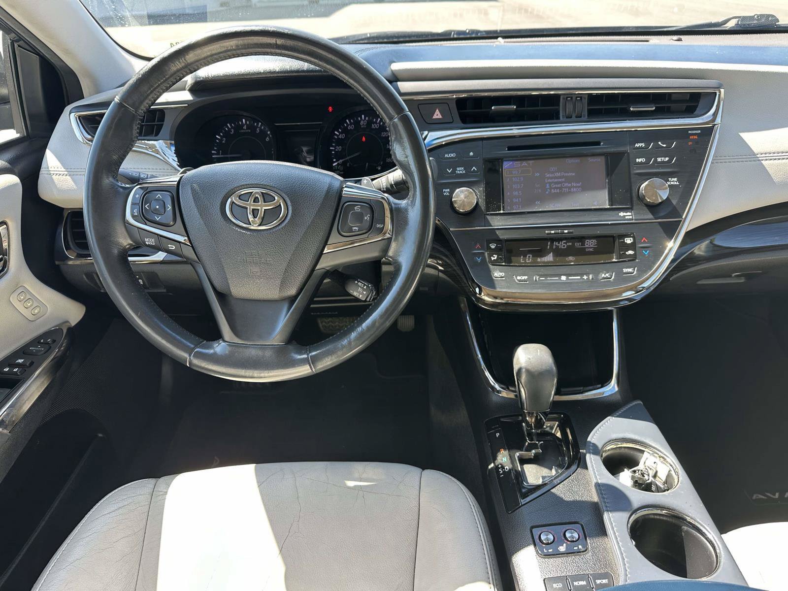 Used 2014 Toyota Avalon XLE Touring FWD image 10