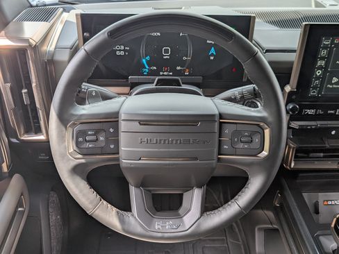 Used 2025 GMC Hummer EV 2X AWD/4WD image 23
