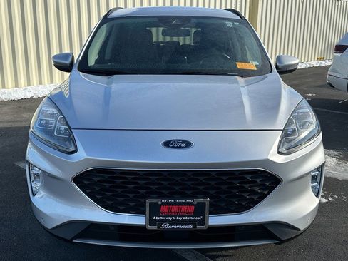 Used 2020 Ford Escape Titanium image 2