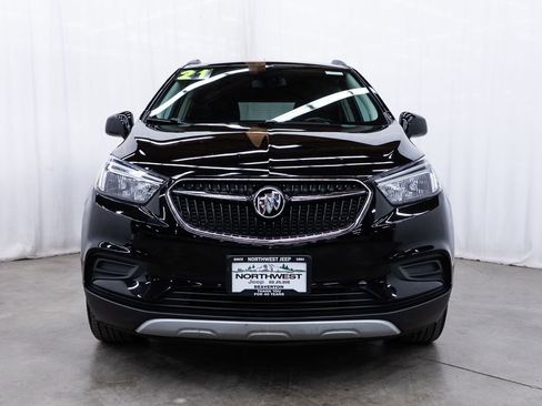 Used 2021 Buick Encore Preferred AWD/4WD image 2