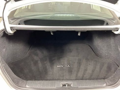 Used 2022 Nissan Sentra SR w/ Electronics Package FWD image 24