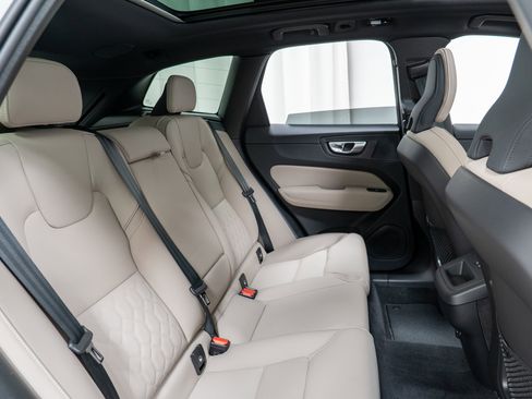 New 2026 Volvo XC60 B5 Plus w/ Climate Package image 24