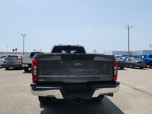 Used 2022 Ford F250 XLT AWD/4WD image 4