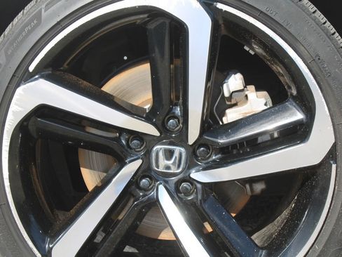 Used 2018 Honda Accord Sport image 19