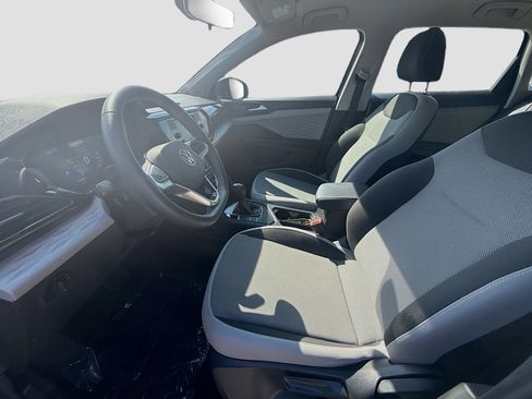 Certified 2023 Volkswagen Taos S FWD image 18
