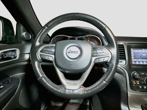 Used 2021 Jeep Grand Cherokee Laredo AWD/4WD image 10