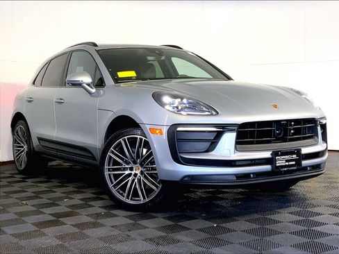 Used 2026 Porsche Macan AWD/4WD image 10