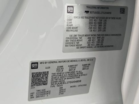 Used 2026 GMC Sierra 1500 AT4 AWD/4WD image 40