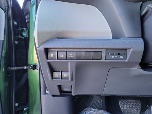 Used 2024 Toyota Sienna Limited image 20