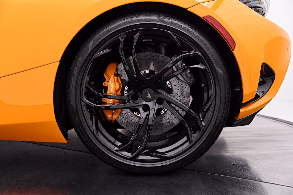 Used 2025 McLaren 750S Spider RWD image 42