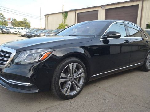 Used 2018 Mercedes-Benz S 560 Sedan image 3
