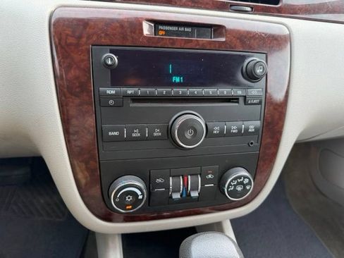 Used 2010 Chevrolet Impala LT FWD image 16
