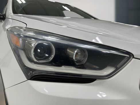 Used 2018 Hyundai Santa Fe Limited FWD image 11