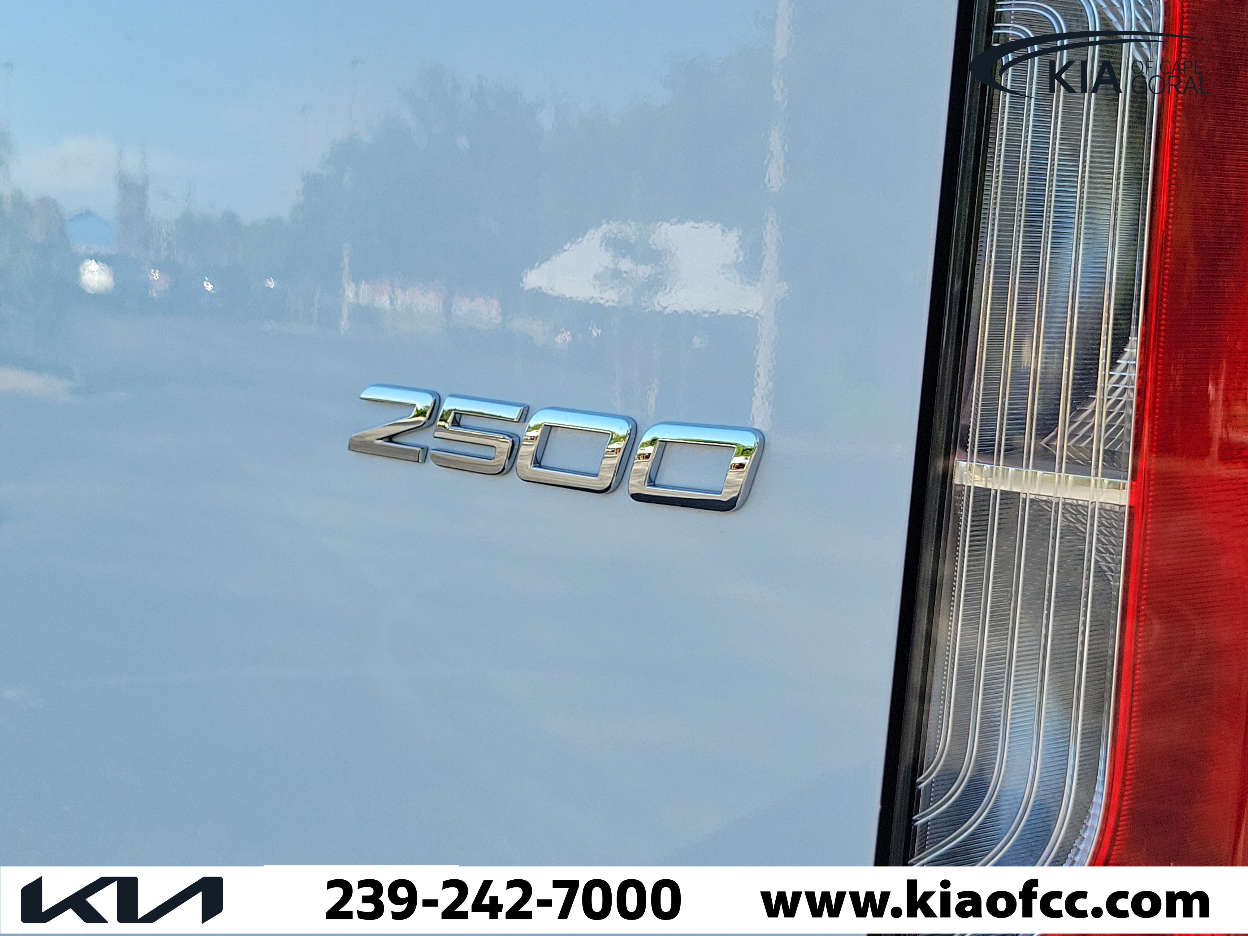 Used 2025 Mercedes-Benz Sprinter 2500 image 13