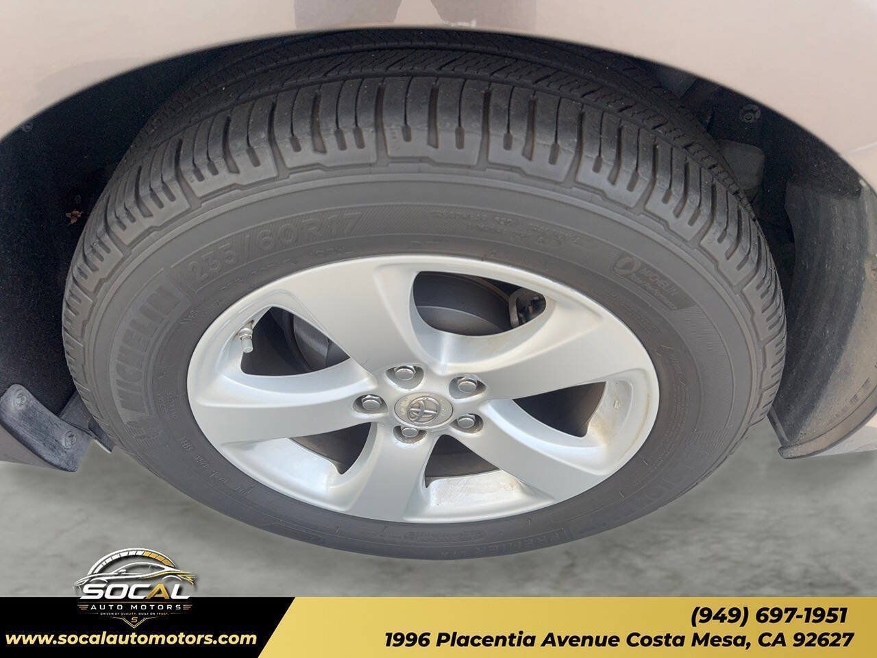 Used 2012 Toyota Sienna LE w/ Towing Pkg FWD image 26