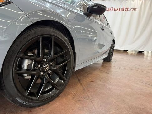 Used 2023 Honda Civic Sport image 17