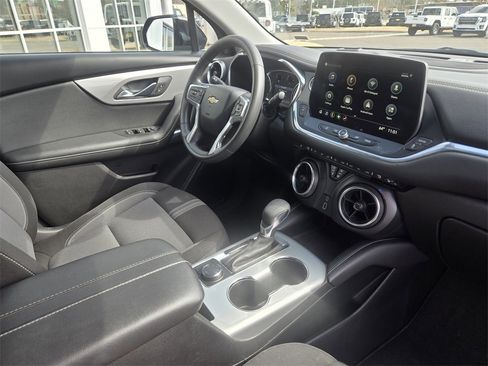 Used 2025 Chevrolet Blazer LT image 19