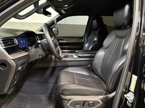 Used 2022 Jeep Wagoneer Series III w/ Rear Seat Video Group 1 image 14