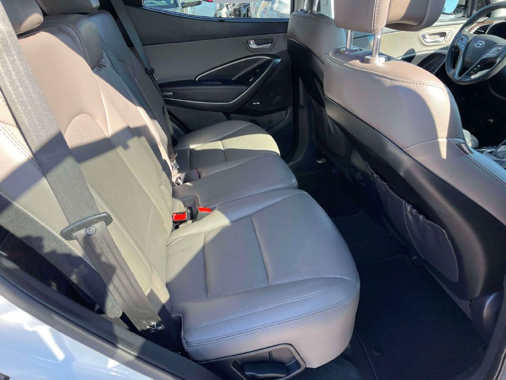 Used 2018 Hyundai Santa Fe Sport w/ 2.4L Tech Package 04 AWD/4WD image 9