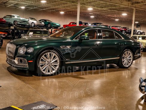 Used 2023 Bentley Flying Spur Azure AWD/4WD image 4