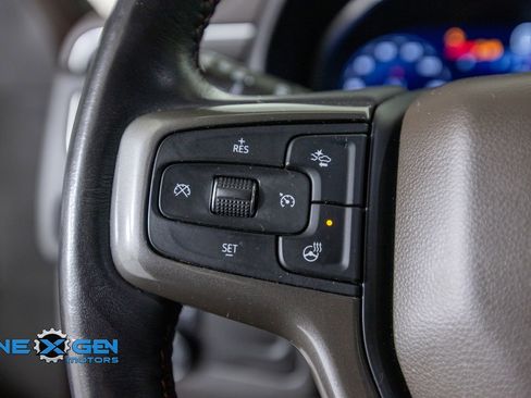 Used 2022 Chevrolet Tahoe RST w/ Luxury Package AWD/4WD image 14