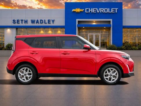 Used 2025 Kia Soul S FWD image 8