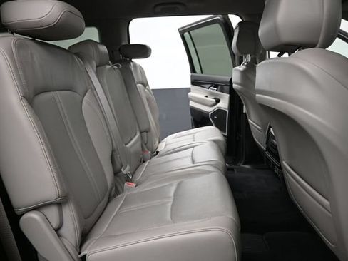 Used 2022 Jeep Wagoneer Series I AWD/4WD image 21