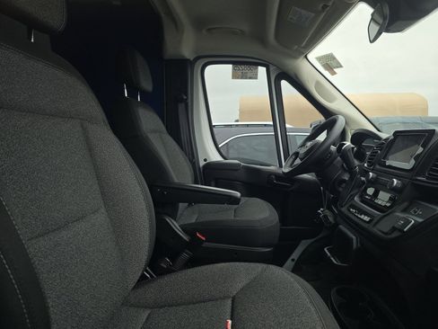 Used 2024 RAM ProMaster 2500 image 12
