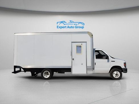 Used 2017 Ford E-450 and Econoline 450 Super Duty w/ Power Windows & Locks Group RWD image 2