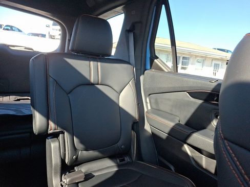 Used 2025 Honda Pilot TrailSport image 16