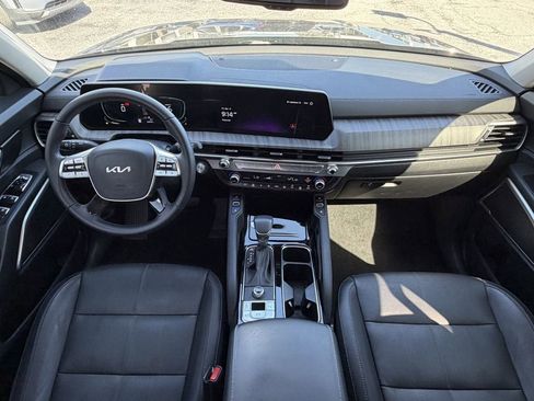 Certified 2024 Kia Telluride EX w/ EX Captain's Chair Package FWD image 12