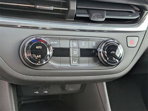 New 2026 Buick Envista Preferred image 13