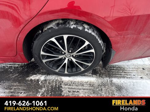 Used 2020 Toyota Camry image 27