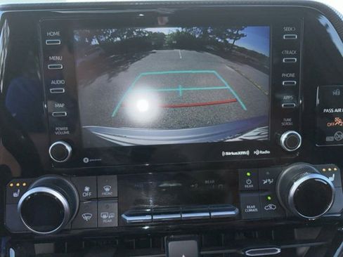 Used 2021 Toyota Highlander XSE FWD image 15