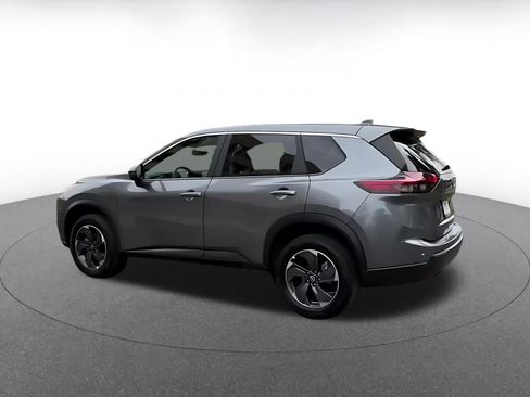 Used 2025 Nissan Rogue SV image 10