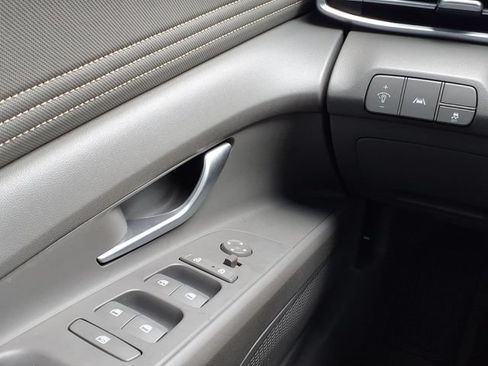 Used 2023 Hyundai Elantra SEL w/ Convenience Package FWD image 18