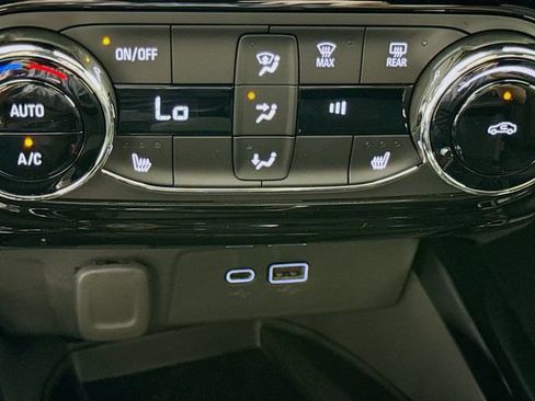 New 2026 Chevrolet Trax RS w/ Sunroof Package FWD image 21