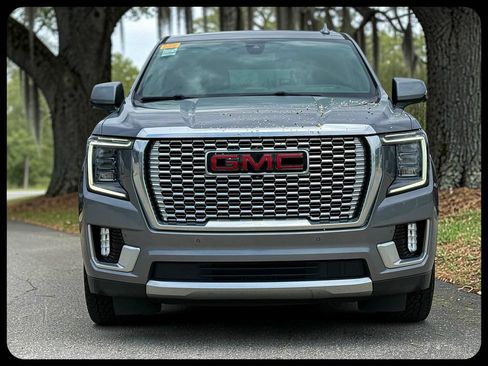 Used 2021 GMC Yukon Denali w/ LPO, Illumination Package AWD/4WD image 4