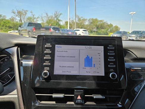 Used 2024 Toyota Camry SE FWD image 13