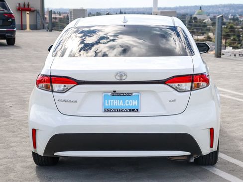 Used 2021 Toyota Corolla LE image 7