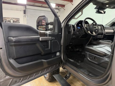 Used 2021 Ford F250 Lariat w/ Lariat Ultimate Package AWD/4WD image 12