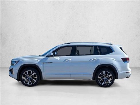 Used 2025 Volkswagen Atlas SEL Premium R-Line image 9