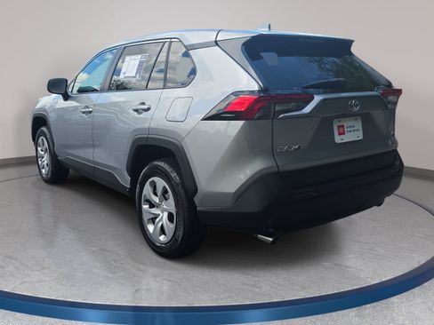 Used 2023 Toyota RAV4 LE FWD image 7