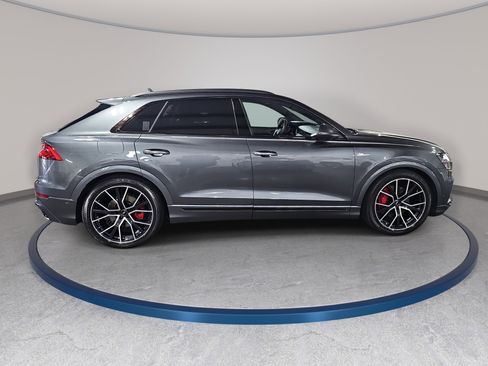 Used 2019 Audi Q8 Prestige w/ Luxury Package AWD/4WD image 4