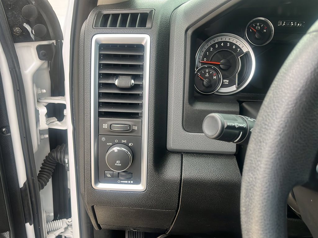 Used 2019 RAM 1500 Warlock RWD image 10