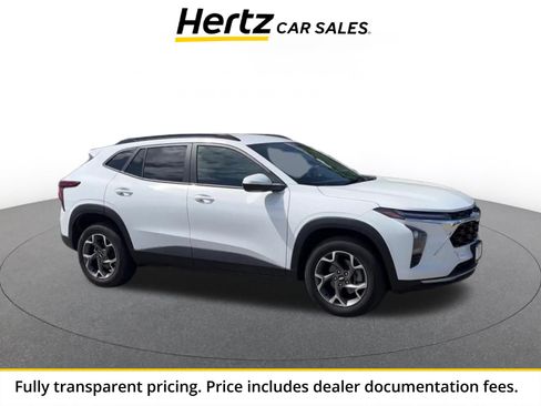 Used 2025 Chevrolet Trax LT FWD image 1