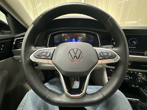 Used 2024 Volkswagen Jetta SE image 25